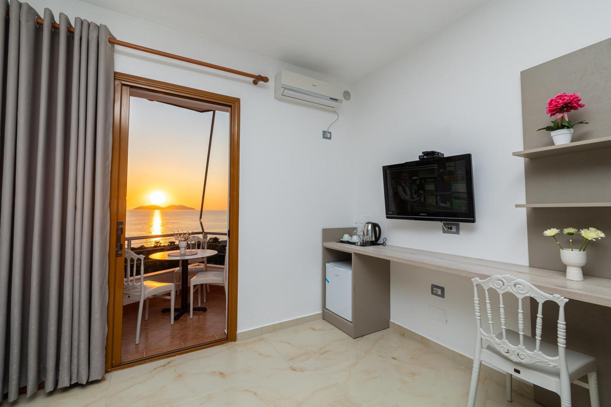 Hotel Idi Vlore Exterior photo